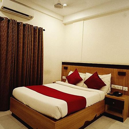 Prayana Hotels Kochi Luaran gambar
