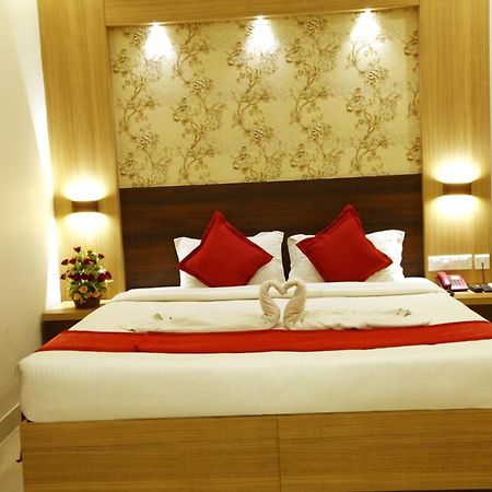 Prayana Hotels Kochi Luaran gambar