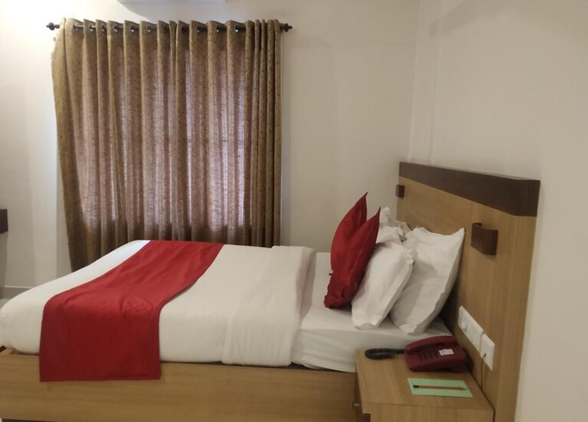 Prayana Hotels Kochi Luaran gambar