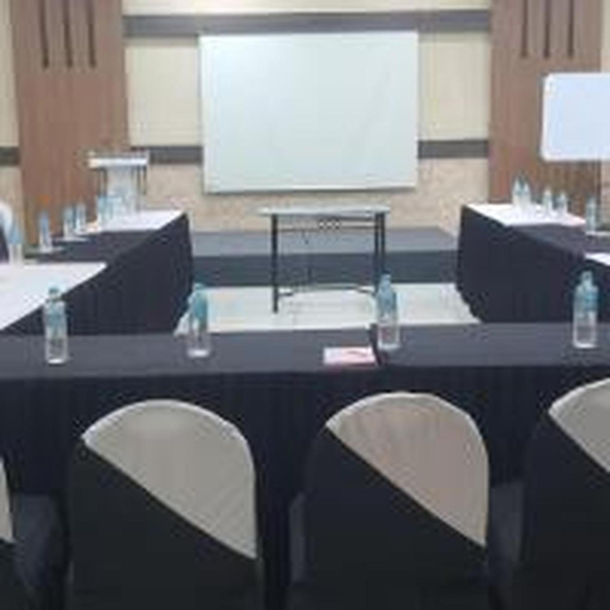Prayana Hotels Kochi Luaran gambar