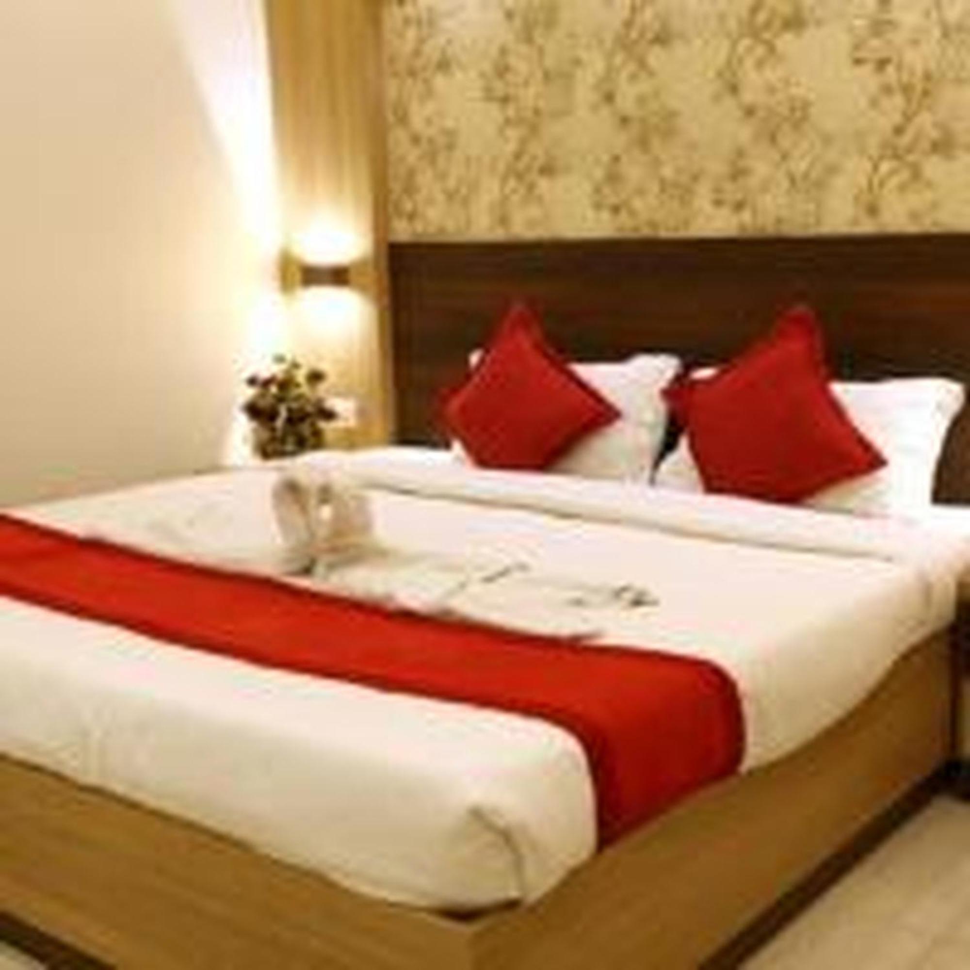 Prayana Hotels Kochi Luaran gambar