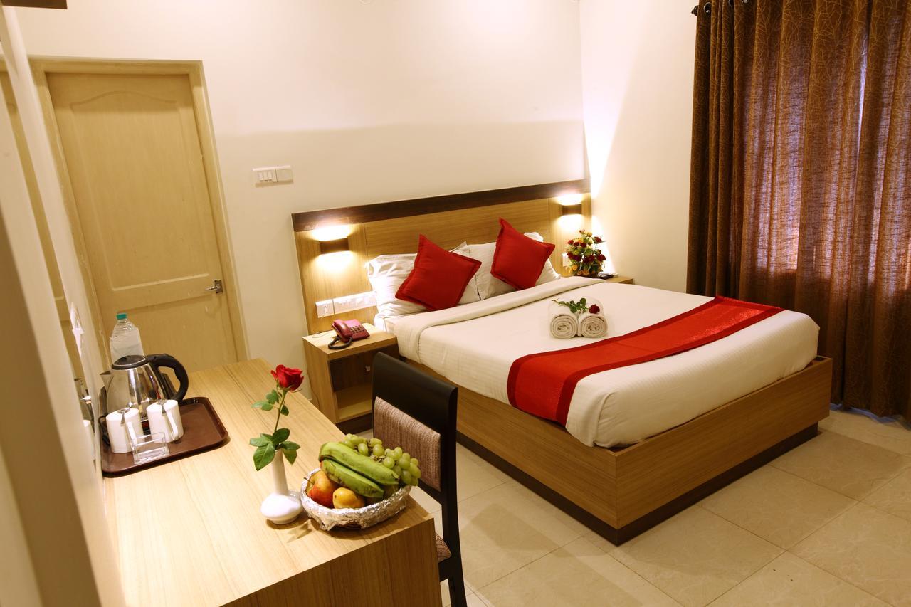 Prayana Hotels Kochi Luaran gambar