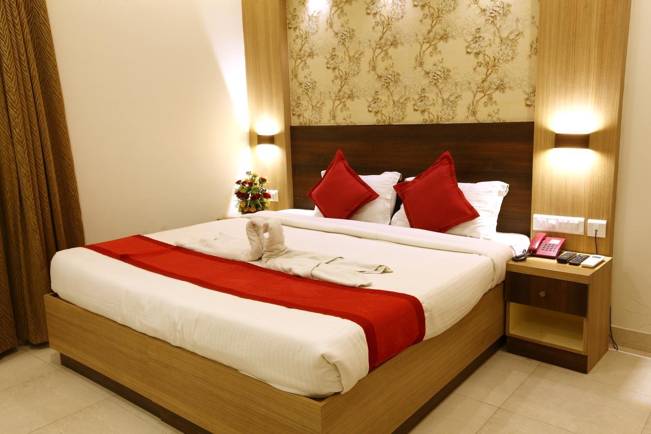 Prayana Hotels Kochi Luaran gambar