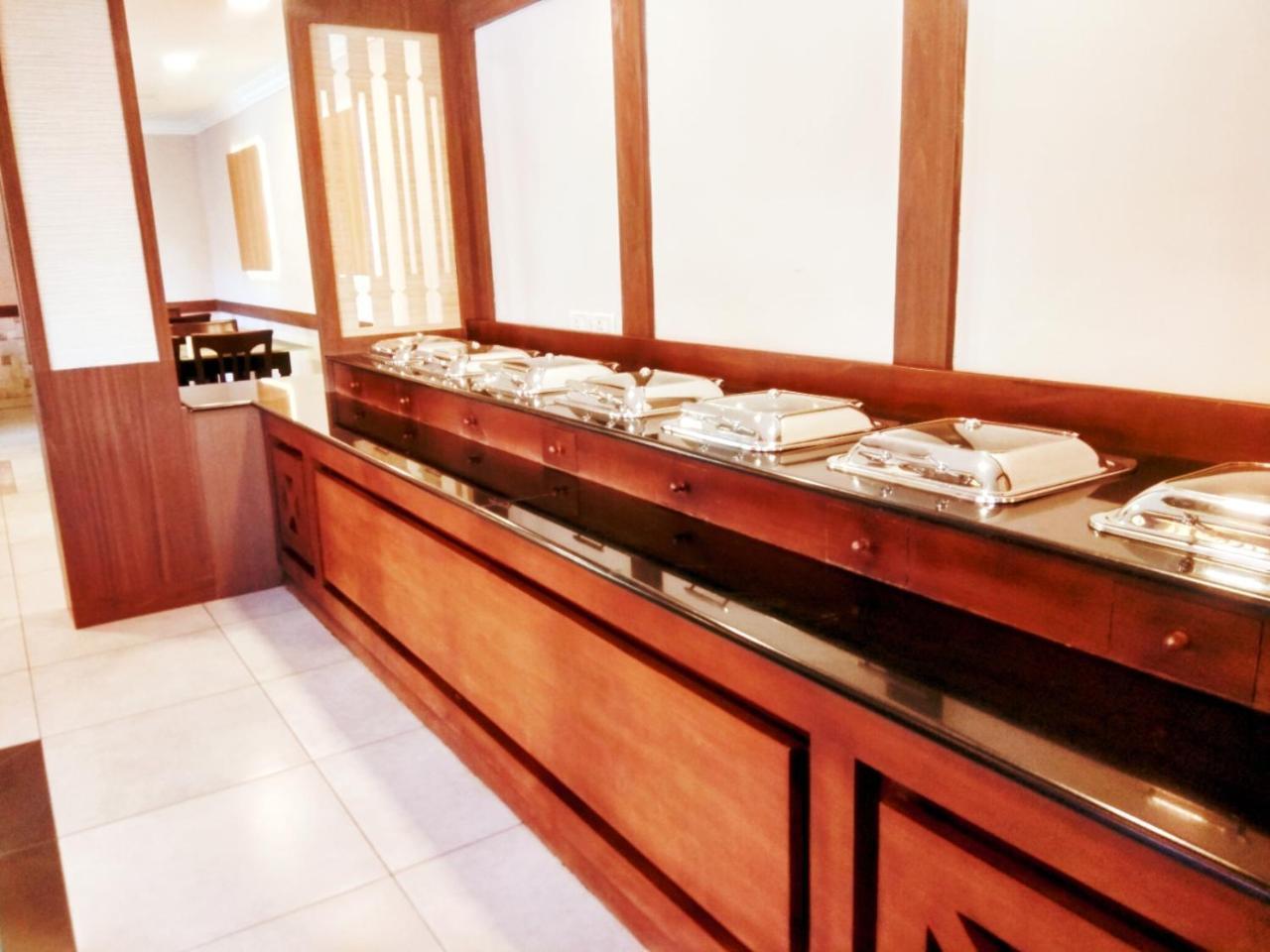 Prayana Hotels Kochi Luaran gambar