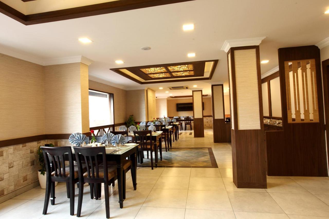 Prayana Hotels Kochi Luaran gambar